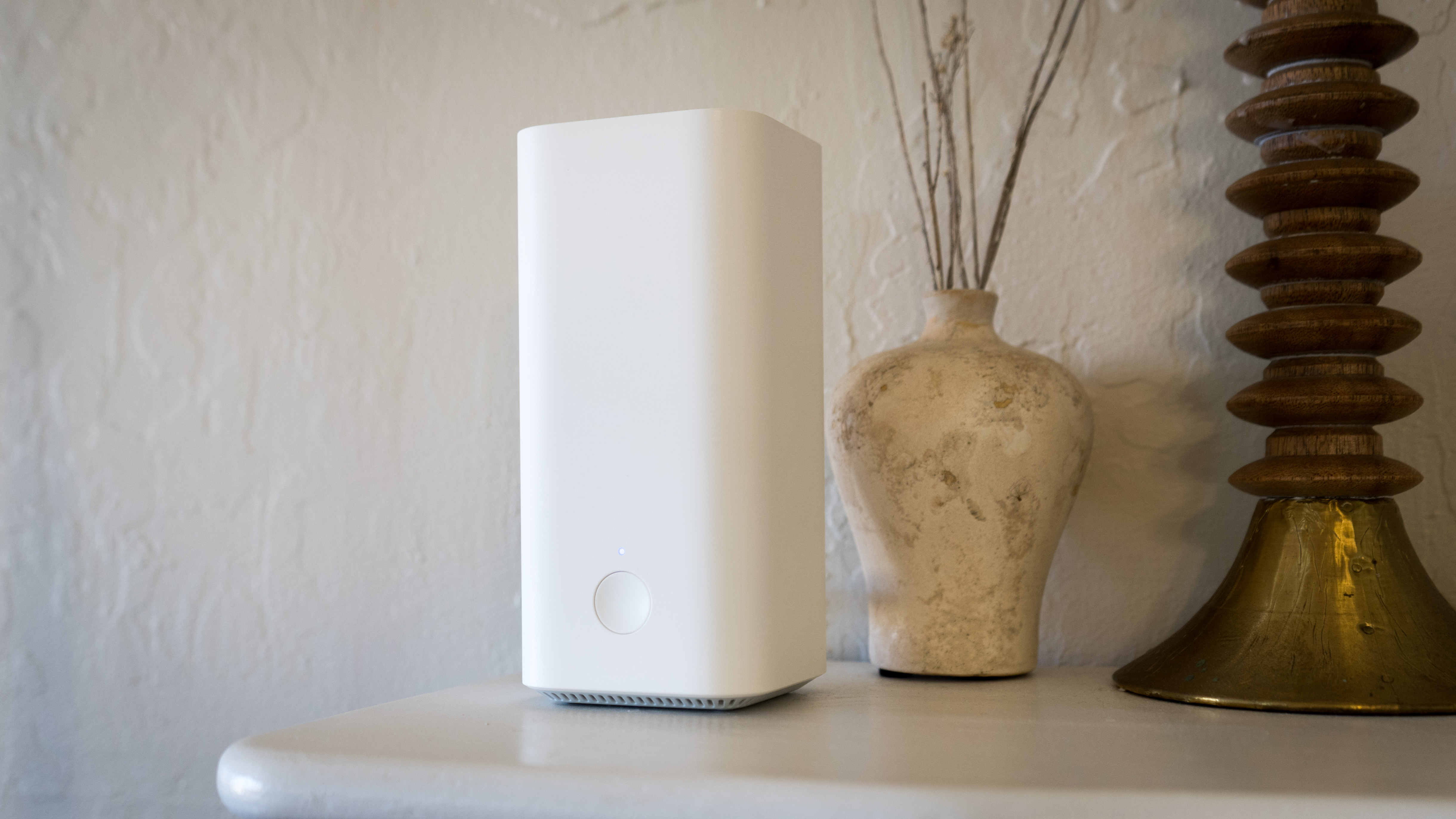 Et foto af Vilo mesh wifi-knudepunkt på samme kappe